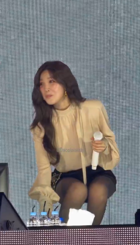 다비치 이해리 wearing PB029E